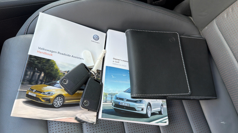 Volkswagen Golf 99kW e-Golf 35kWh 5dr Auto Electric Hatchback